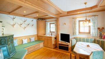 Kühlschrank, Ofen, Herdplatte, Geschirrspüler