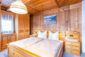 5 bedrooms, WiFi