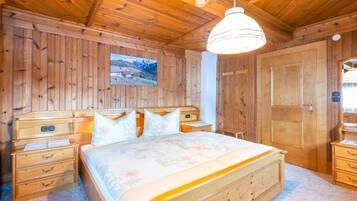 5 bedrooms, free WiFi