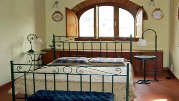 2 chambres, fer et planche Ă repasser, Wi-Fi gratuit, draps fournis