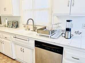 Private kitchen - Garden view entire house 4 bedroom 2 bathroom (Los Angeles)