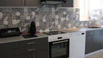 Kühlschrank, Mikrowelle, Geschirrspüler, Gefrierschrank