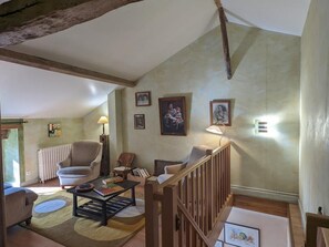Interior - Charming Family Cottage with Large Garden, Bikes & WiFi Near Périgord (Combiers)