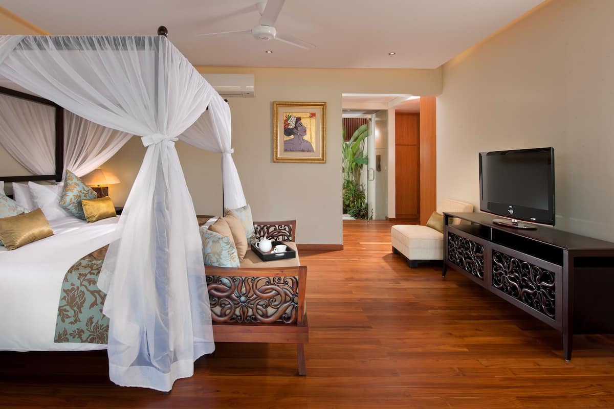 4 bedrooms, bed sheets