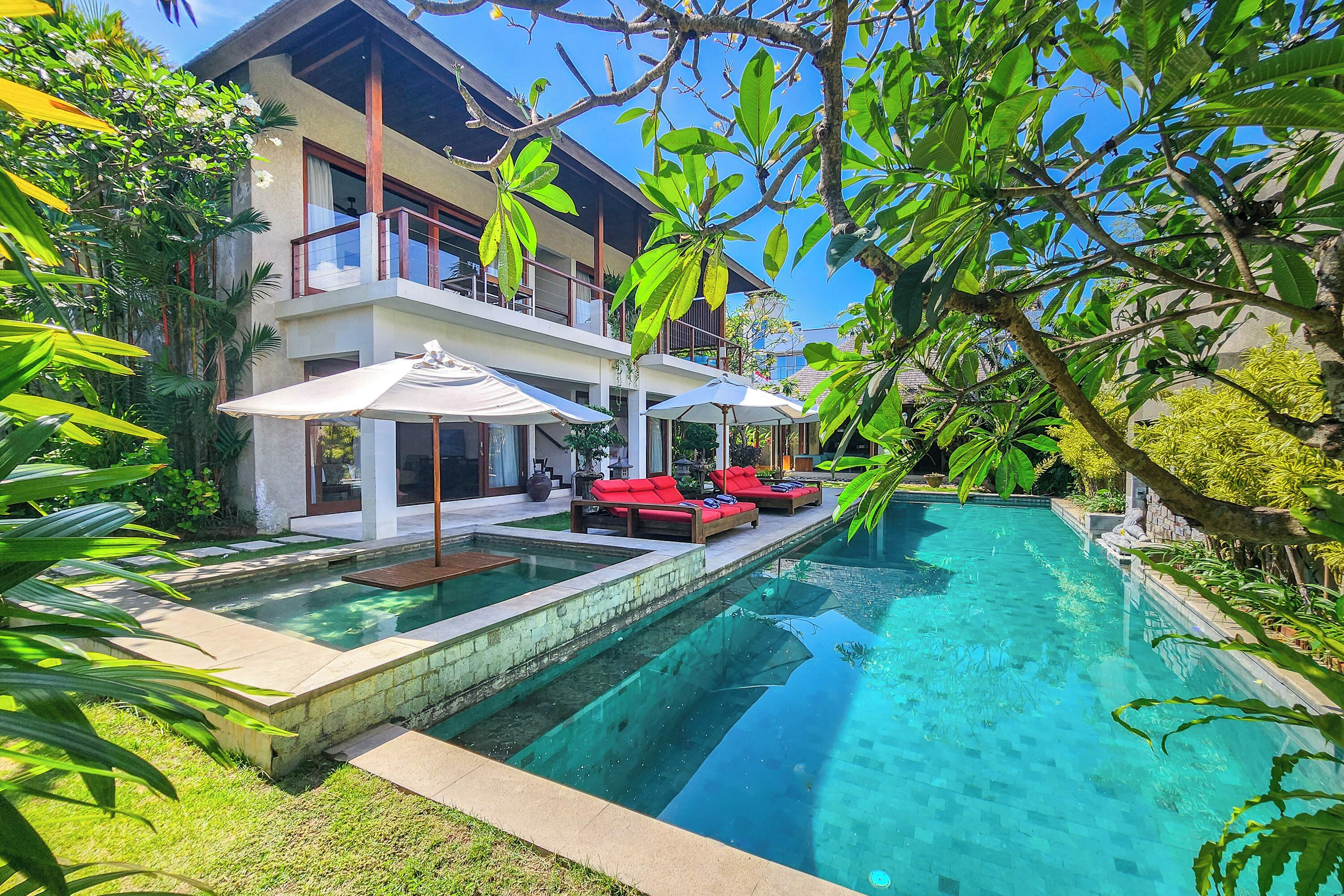 Indoor pool, outdoor pool