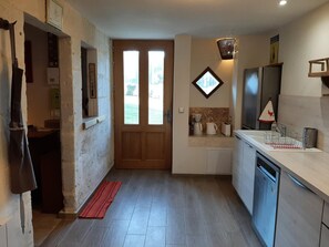 Fridge, microwave, dishwasher