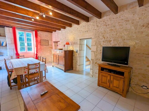 Charmant gîte en pierres avec poêle et animaux admis