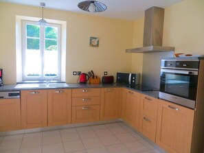 Fridge, microwave, dishwasher, highchair