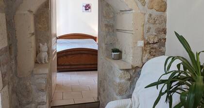 Maison rĂ©novĂ©e prĂšs d'AngoulĂȘme avec jardin privĂ©