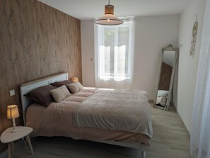 3 bedrooms, free WiFi, bed sheets