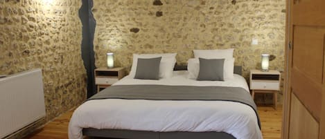 4 chambres, accĂšs au Wi-Fi (inclus), literie fournie