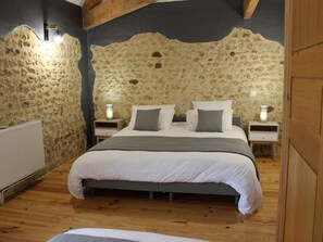 4 soverom, wi-fi (inkludert) og sengetøy