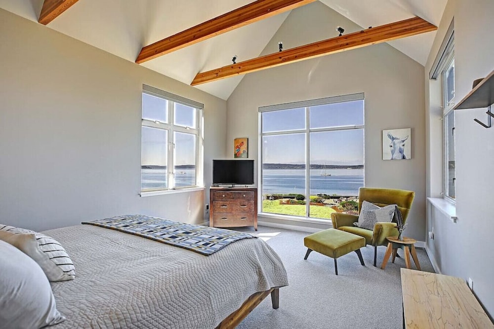 Waterfront Beach House 4BDHot TubOutdoor Shower Camano Island Vrbo