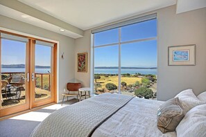 4 chambres, bureau, fer et planche à repasser, lit parapluie