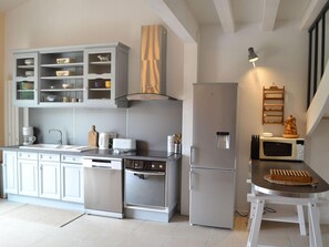 Fridge, microwave, dishwasher