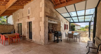 Charming Cottage with Heated Pool, Terrace, and Enclosed Garden in Aubeville