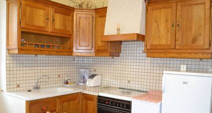 Maison de plain-pied avec jardin clos, jeux enfants, vélos, animaux acceptés, proche Montbron