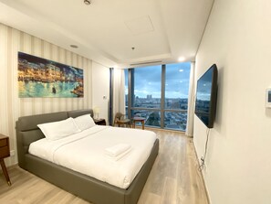 8 Schlafzimmer, Schreibtisch, kostenloses WLAN