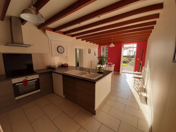 Fridge, microwave, dishwasher