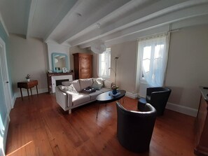 Télévision, table de tennis de table