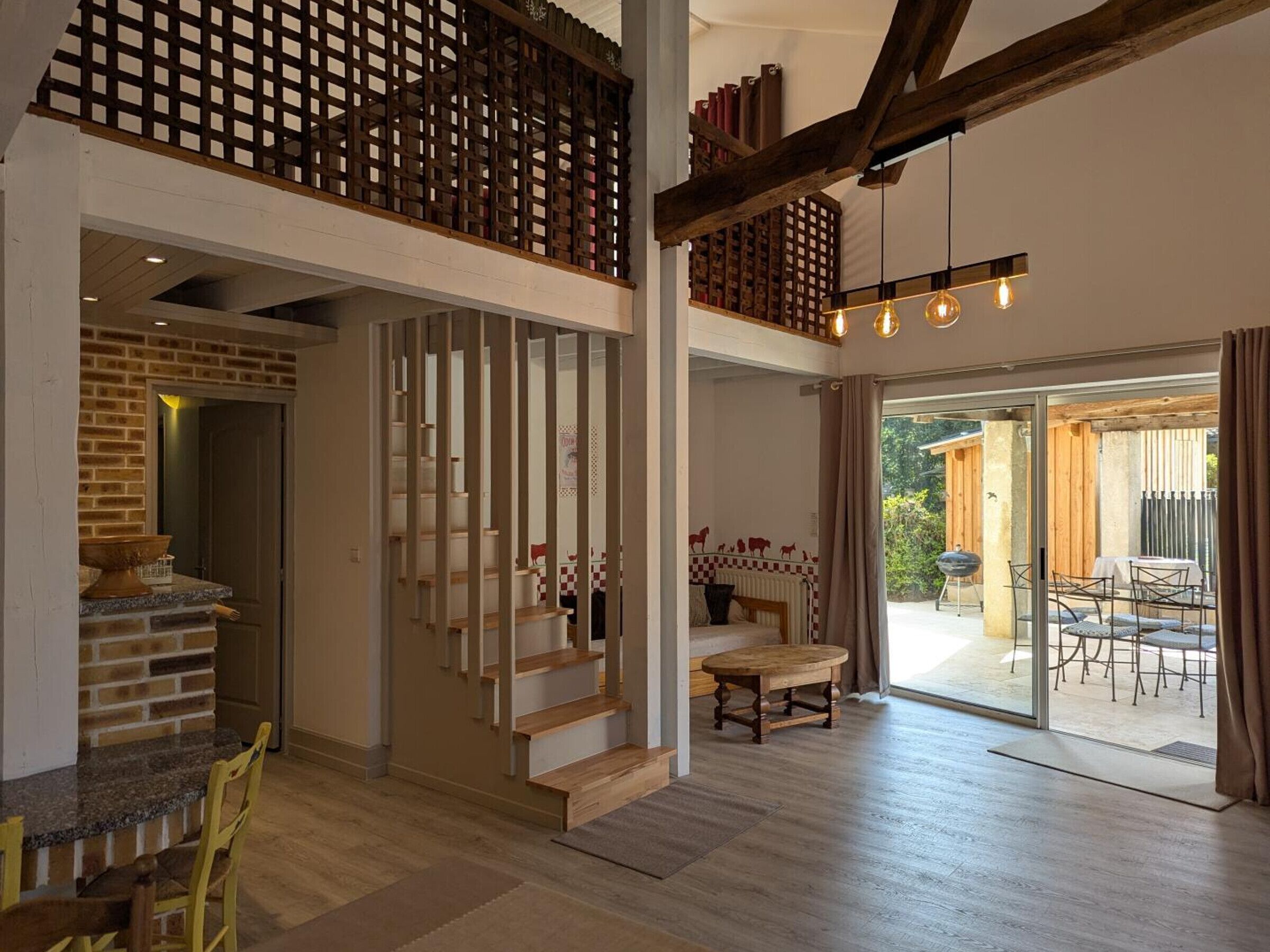 المنشأة من الداخل