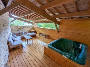 Bain à remous extérieur