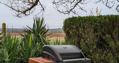 Maison vintage 1950s avec grand jardin et WIFI aux portes du Périgord