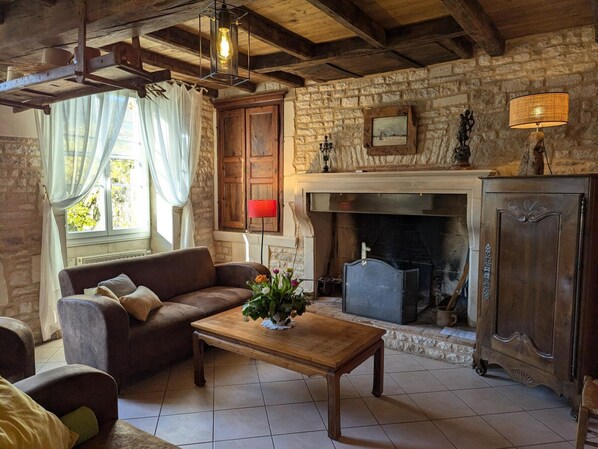 TV, fireplace, DVD player, table tennis