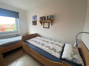 3 bedrooms, iron/ironing board, travel crib, free WiFi