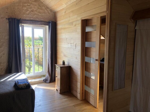 2 bedrooms
