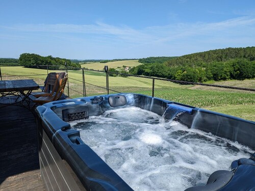 Secluded house with private pool and spa, Charente