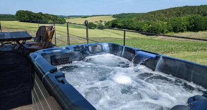 Secluded house with private pool and spa, Charente