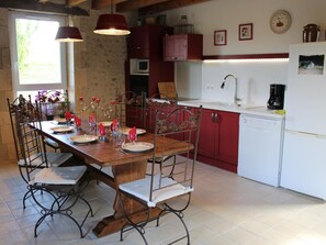 Dining - Secluded house with private pool and spa, Charente (Montignac-le-Coq)