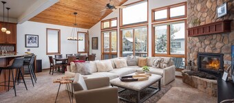 Landings Lodge | Hot Tub | Pet Friendly Mountain Home