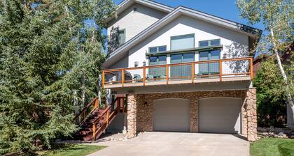 Landings Lodge | Hot Tub | Pet Friendly Mountain Home