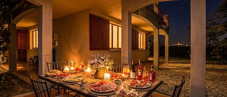 Outdoor dining