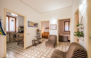 2 Schlafzimmer, Reisekinderbett, kostenloses WLAN