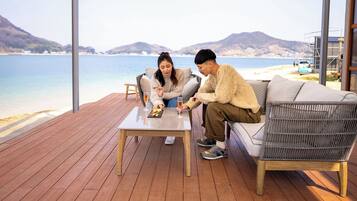 Deluxe Villa | Terrace/patio