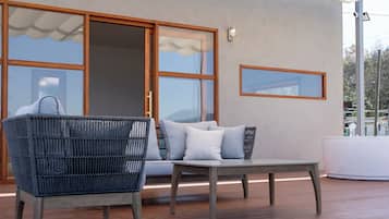 Deluxe Villa | Terrace/patio