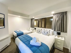 2 bedrooms, iron/ironing board, free WiFi, bed sheets