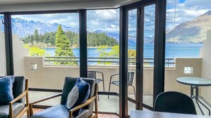 Interior - Apt12 Lakefront Apartments (Queenstown)