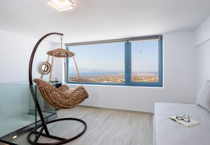 Elite Duplex, 2 Bathrooms, Sea View | Living area | Smart TV - Mandilaras Village (Naxos)