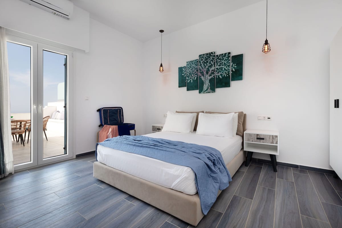 Premium-studiolejlighed - 1 queensize-seng med sovesofa - køkken - havudsigt | 1 soveværelse, lydisolering, gratis Wi-Fi, sengetøj
