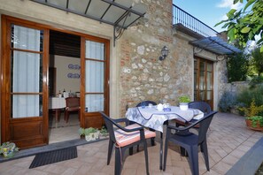 Outdoor dining - Casa Teresa (Camaiore)