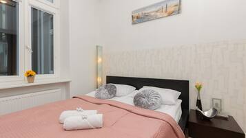 1 bedroom, desk, iron/ironing board, WiFi