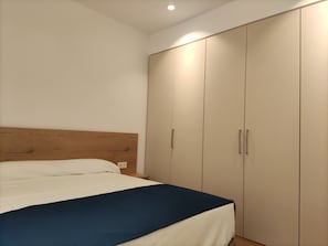 Appartement Galerie | 1 chambre, coffres-forts dans les chambres, rideaux occultants