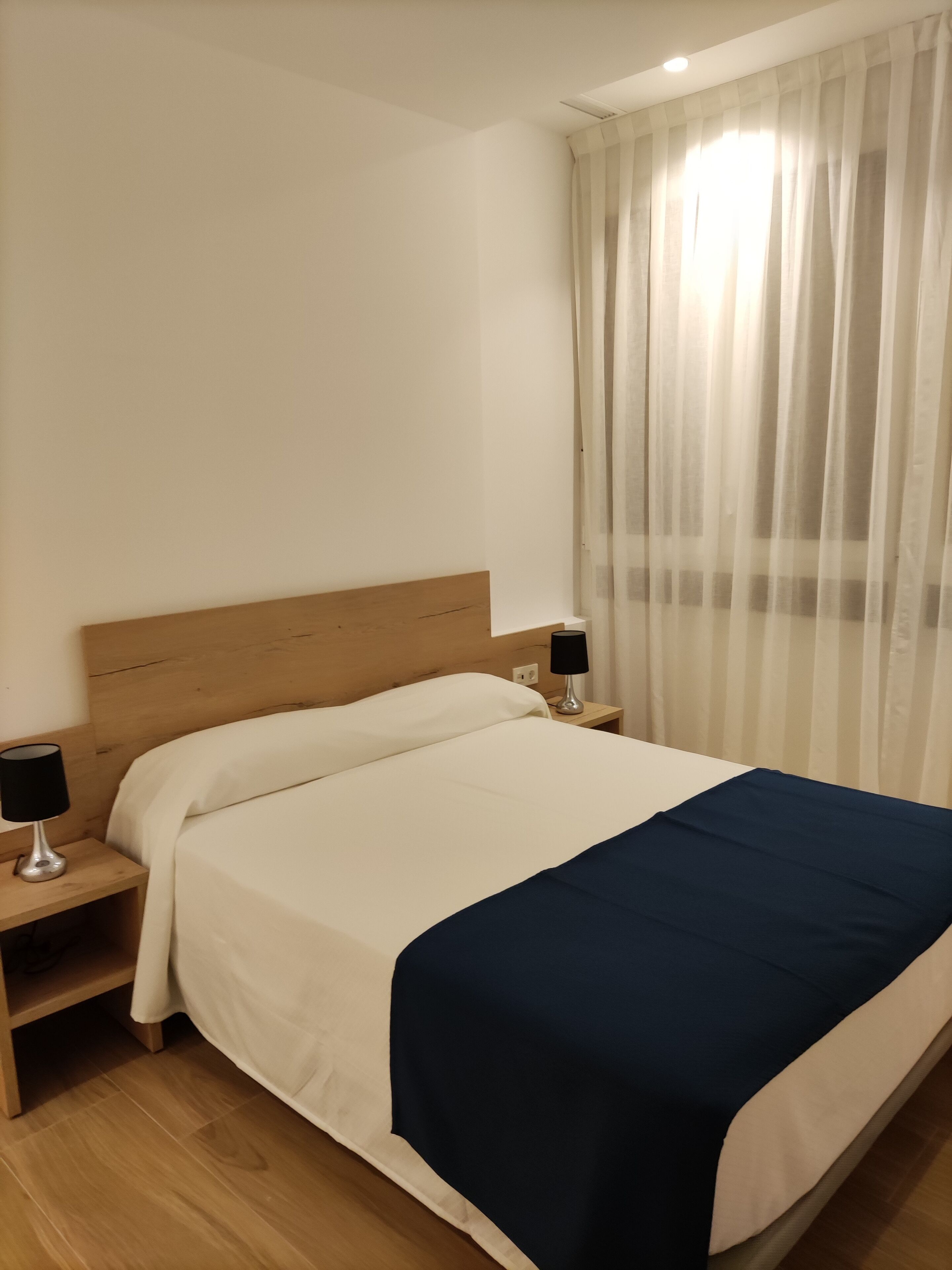 Apartamento básico | 1 dormitorio, caja fuerte, cortinas opacas y sistema de insonorización