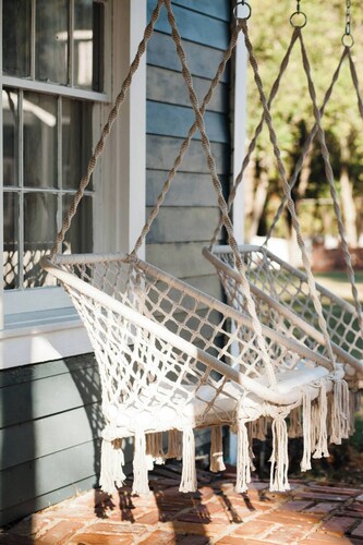 Millbrook Getaway Cottage | Pool & Near Capitol