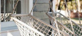 Millbrook Getaway Cottage | Pool & Near Capitol