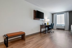 Suite, Multiple Beds, Non Smoking | Premium bedding, desk, blackout drapes, iron/ironing board